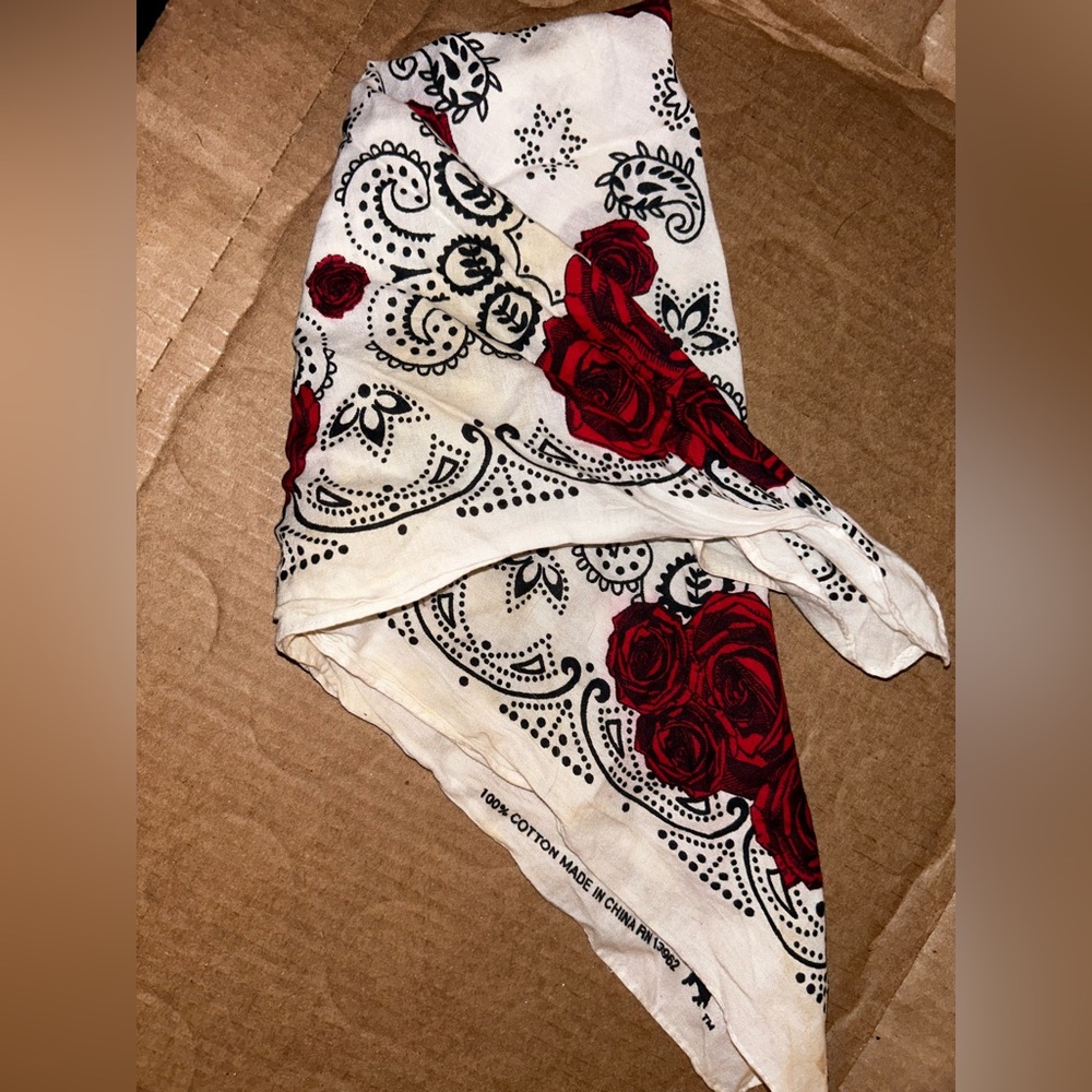 Rose white bandana